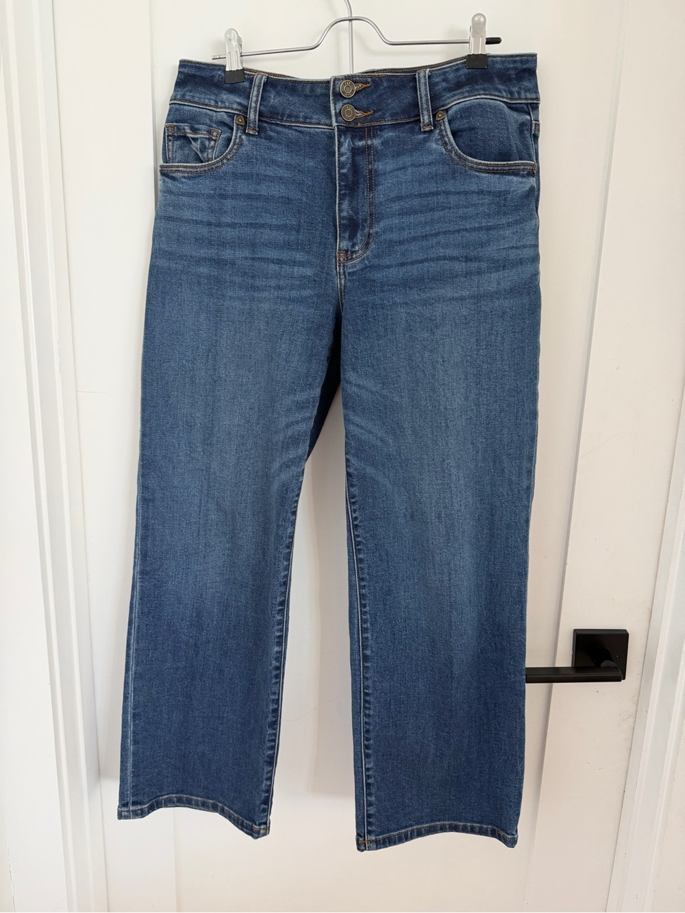 KUT from the KLOTH- Lucy Wide Leg medium wash Jeans size 8 Women’s color Ione